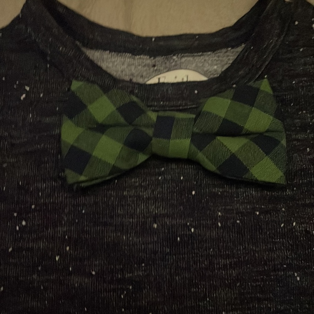 Infant Boy Onesie With Attached Bow tie 9M - Picture 2 of 6